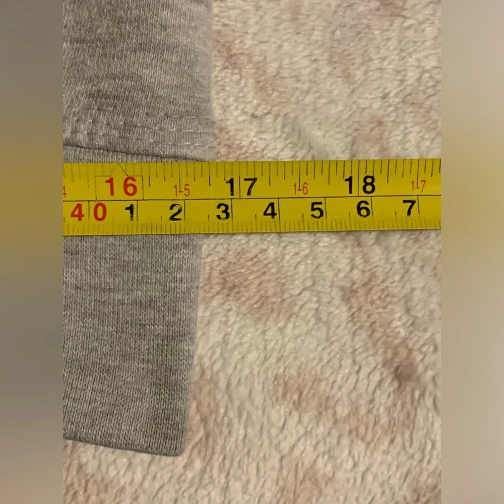 Yellowstone Dutton Ranch Wear the Brand Gray S Hooded Sweatshirt - Picture 12 of 13